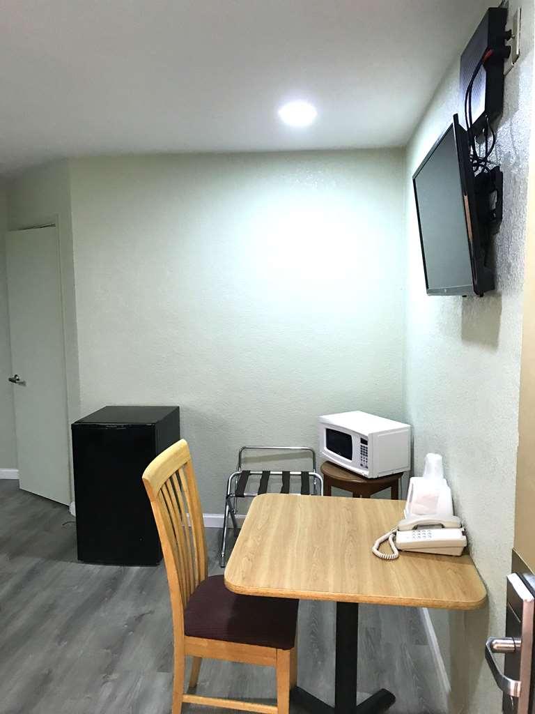 Americas Best Value Inn Visalia Habitación foto